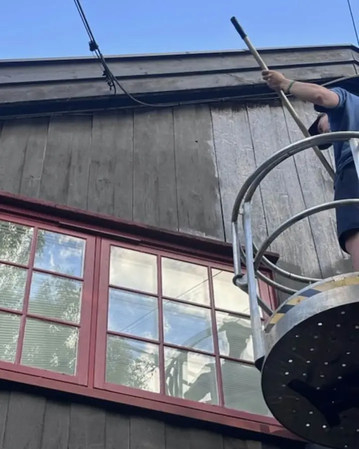 Beiser husveggen fra lift